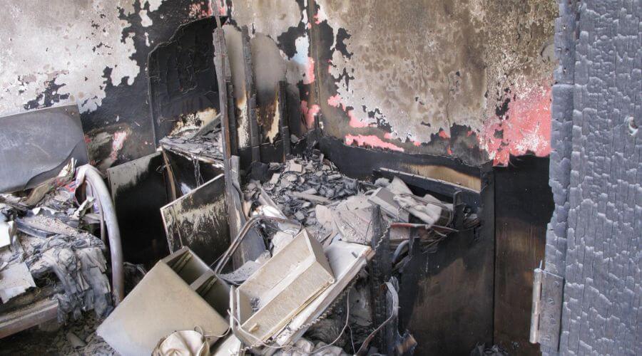 Why choose HydroWave Co for water damage restoration in Adelanto